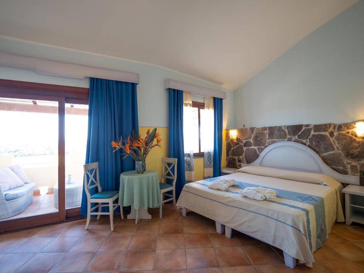 Hotel Luci Del Faro Calasetta Eksteriør bilde