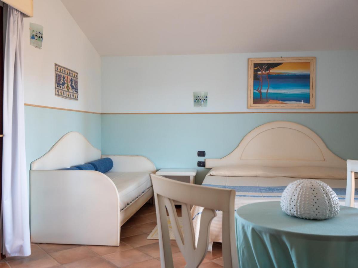Hotel Luci Del Faro Calasetta Eksteriør bilde