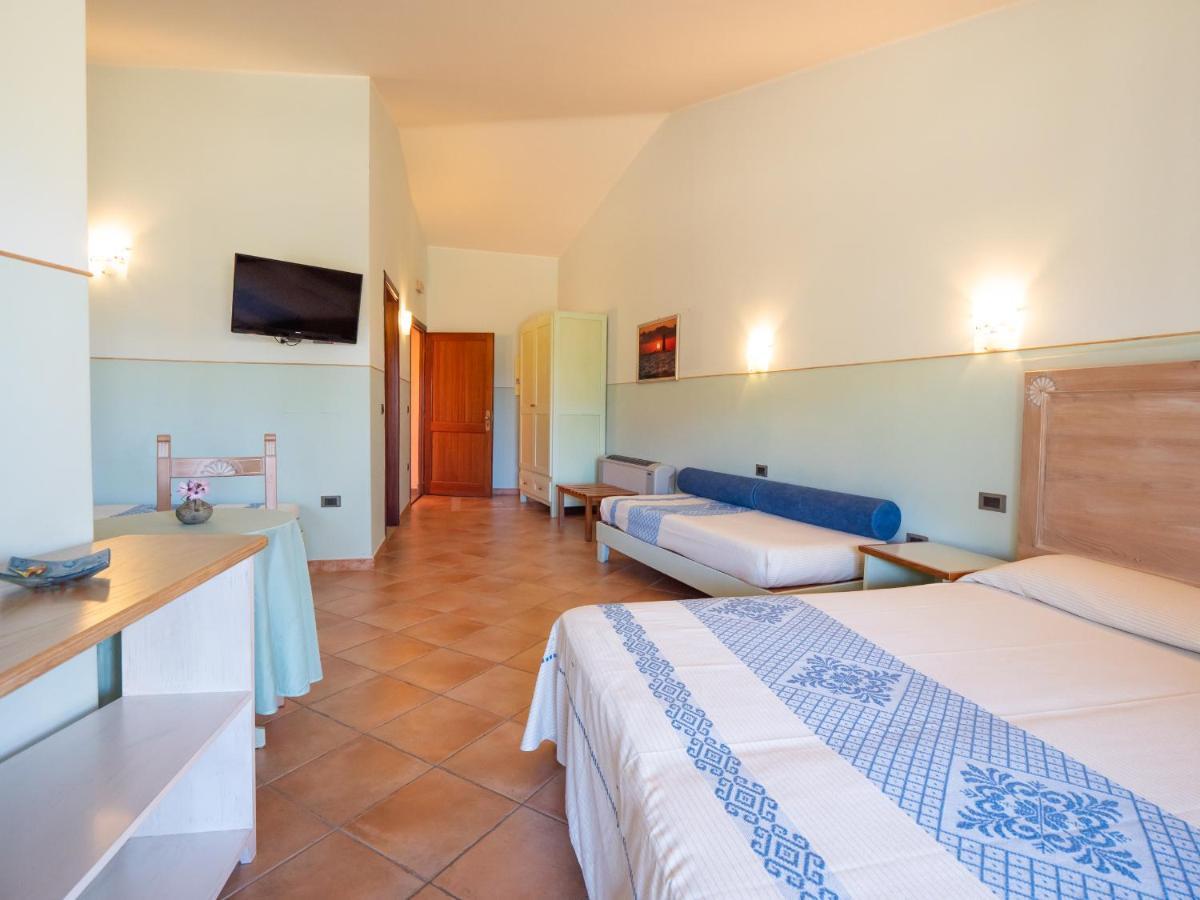 Hotel Luci Del Faro Calasetta Eksteriør bilde