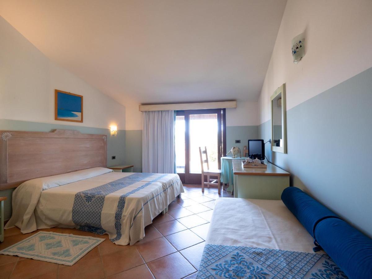 Hotel Luci Del Faro Calasetta Eksteriør bilde