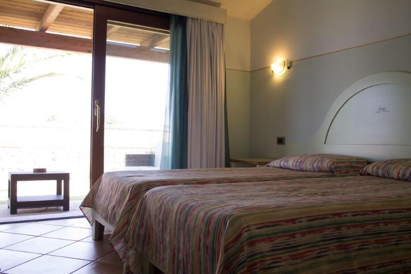 Hotel Luci Del Faro Calasetta Eksteriør bilde