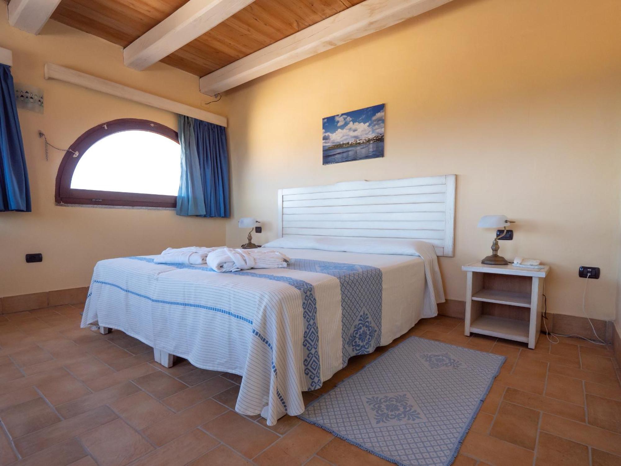 Hotel Luci Del Faro Calasetta Eksteriør bilde